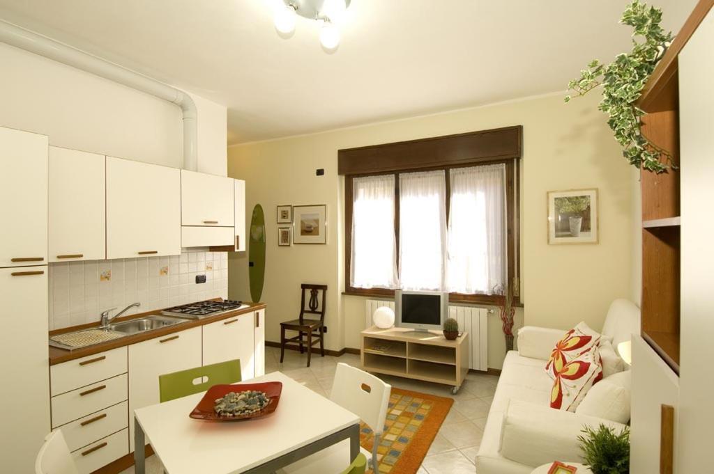 Appartamenti Villa Anna 梅莱尼亚诺 外观 照片