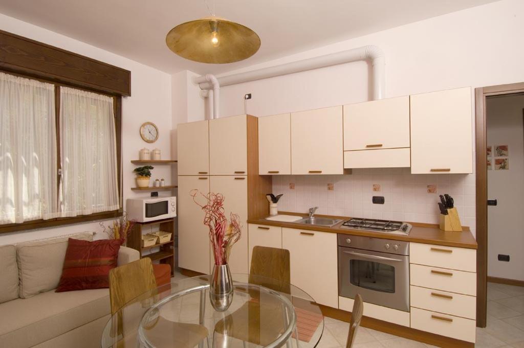 Appartamenti Villa Anna 梅莱尼亚诺 外观 照片