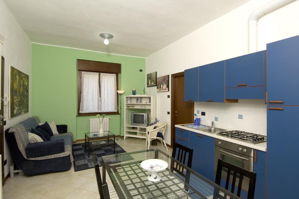 Appartamenti Villa Anna 梅莱尼亚诺 外观 照片
